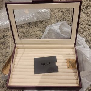 Wolf Watch Storage Box with Glass Lid